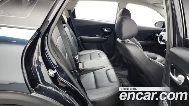 Kia Niro 2017 — фото 17