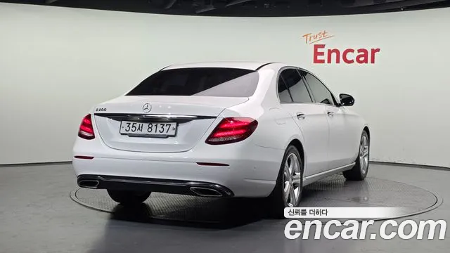 Mercedes-Benz E-Class 2017 — фото 2
