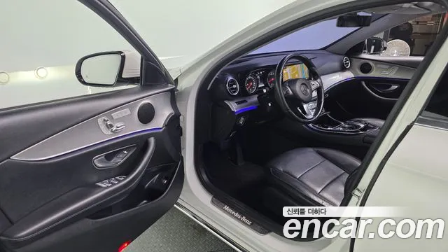 Mercedes-Benz E-Class 2017 — фото 10