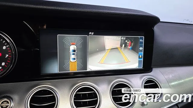 Mercedes-Benz E-Class 2017 — фото 14