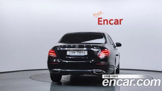Mercedes-Benz E-Class 2019 — фото 4