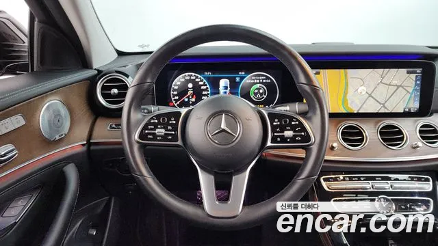 Mercedes-Benz E-Class 2019 — фото 14