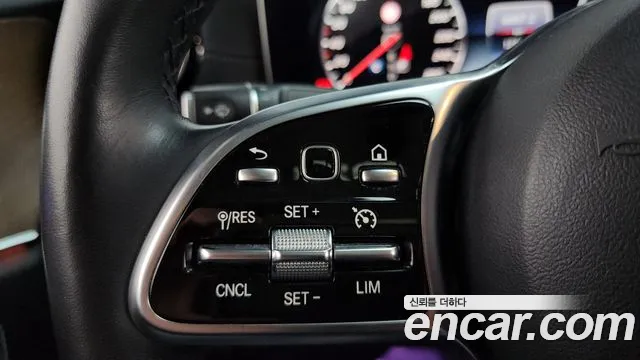 Mercedes-Benz E-Class 2019 — фото 18