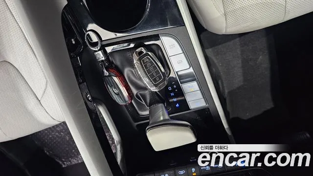 Hyundai AVANTE 2021 — фото 12