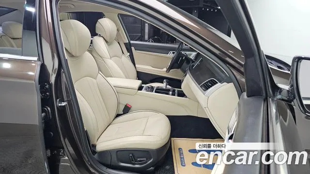 Genesis G80 2017 — фото 18
