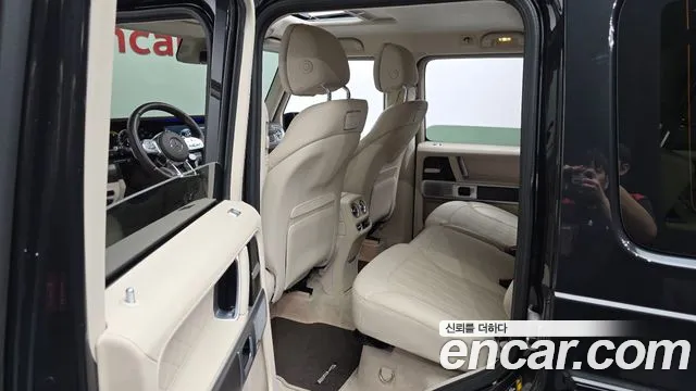 Mercedes-Benz G-Class 2023 — фото 16