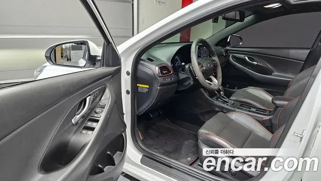Hyundai i30 2017 — фото 10