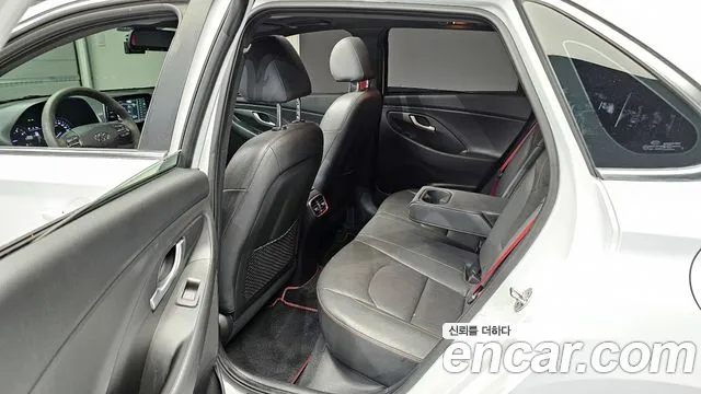 Hyundai i30 2017 — фото 11