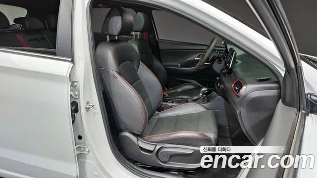 Hyundai i30 2017 — фото 12