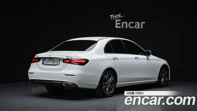 Mercedes-Benz E-Class 2022 — фото 2
