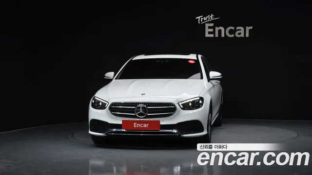 Mercedes-Benz E-Class 2022 — фото 3