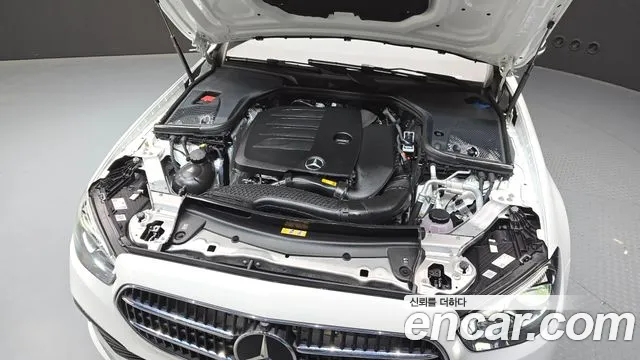 Mercedes-Benz E-Class 2022 — фото 6