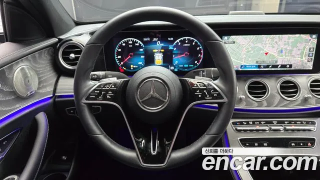 Mercedes-Benz E-Class 2022 — фото 13