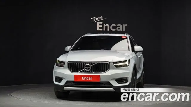 Volvo XC40 2022 — фото 3