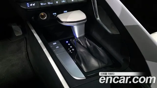 Hyundai AVANTE 2021 — фото 12