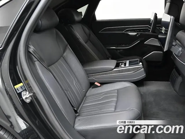 Audi A8 2023 — фото 11