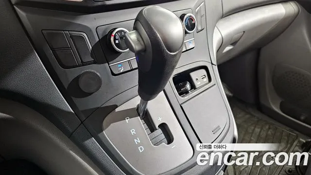 Hyundai Starex 2021 — фото 9