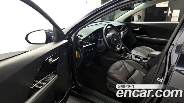 Kia Niro 2021 — фото 10