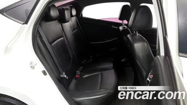 Hyundai Accent 2013 — фото 11