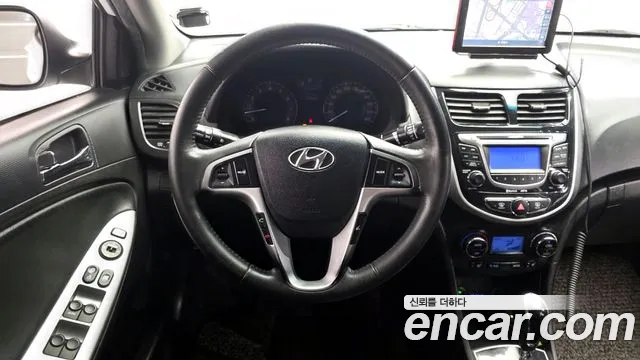 Hyundai Accent 2013 — фото 13