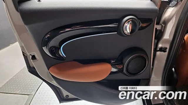 Mini Cooper 2023 — фото 15