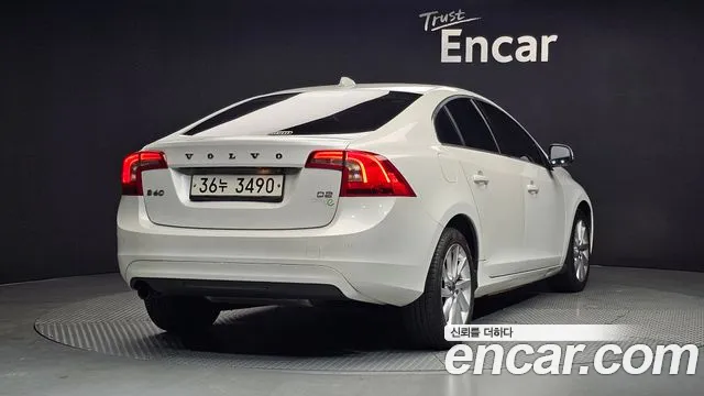 Volvo S60 2015 — фото 2