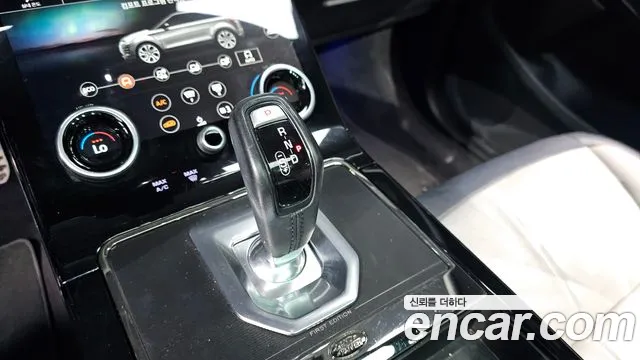 Land Rover Range Rover Evoque 2020 — фото 12
