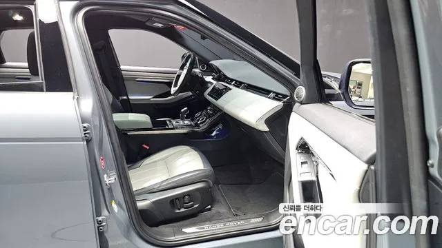 Land Rover Range Rover Evoque 2020 — фото 17