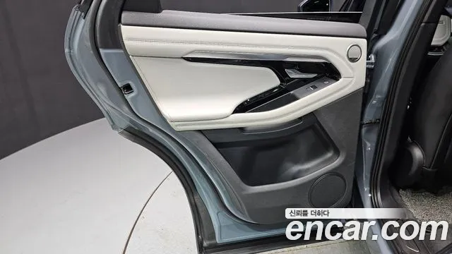 Land Rover Range Rover Evoque 2020 — фото 15