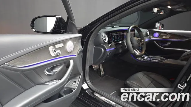 Mercedes-Benz E-Class 2021 — фото 17