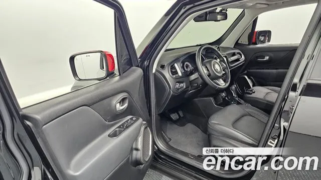 Jeep Renegade 2023 — фото 13
