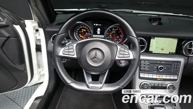 Mercedes-Benz SLC-Class 2017 — фото 13