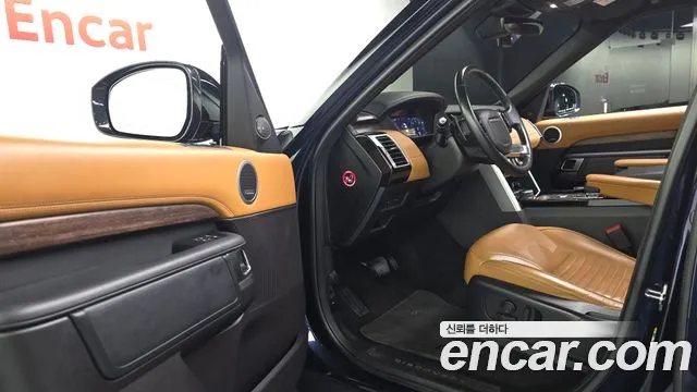 Land Rover Discovery 2019 — фото 12