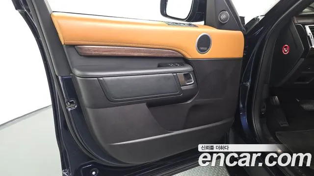 Land Rover Discovery 2019 — фото 13