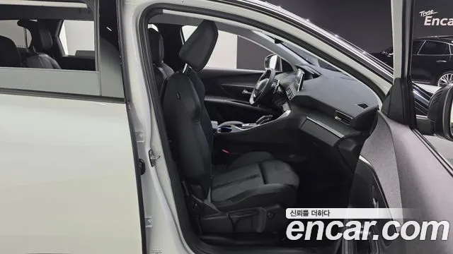 Peugeot 5008 2021 — фото 17