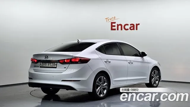 Hyundai AVANTE 2018 — фото 2