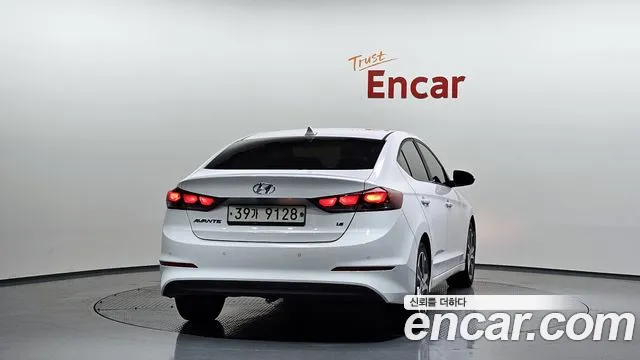 Hyundai AVANTE 2018 — фото 4