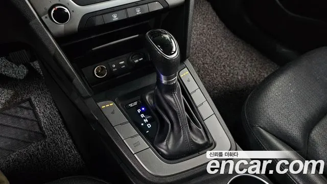 Hyundai AVANTE 2018 — фото 9