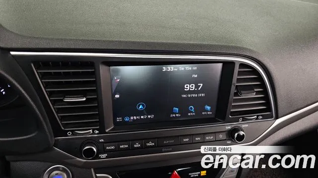 Hyundai AVANTE 2018 — фото 14