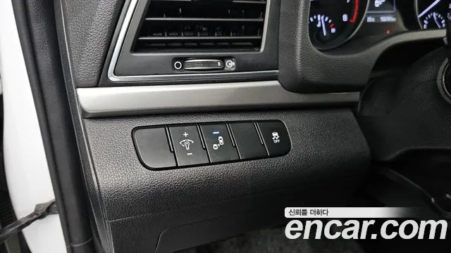 Hyundai AVANTE 2018 — фото 20