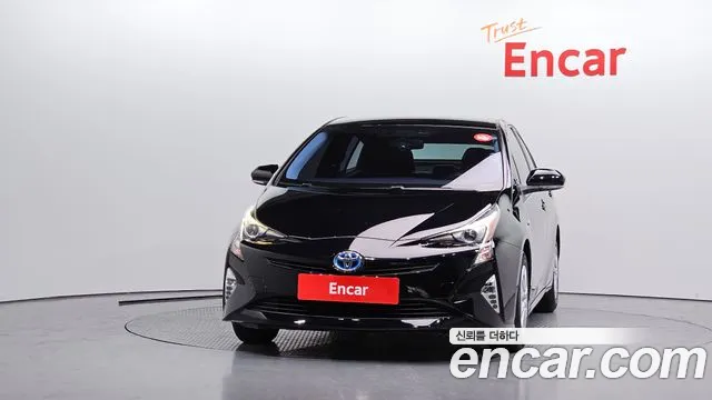 Toyota Prius 2017 — фото 3