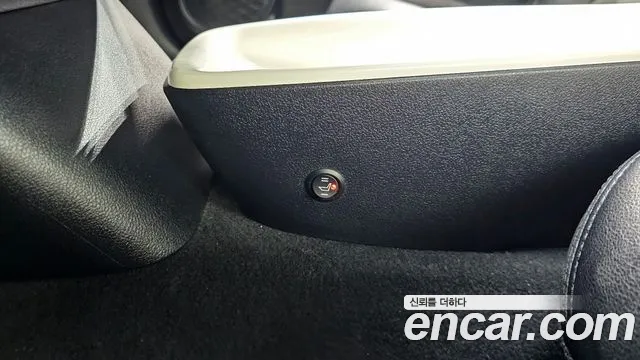 Toyota Prius 2017 — фото 17