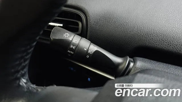 Toyota Prius 2017 — фото 18