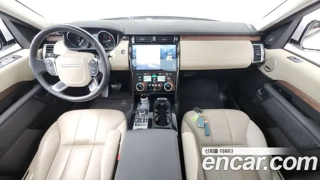 Land Rover Discovery 2017 — фото 10