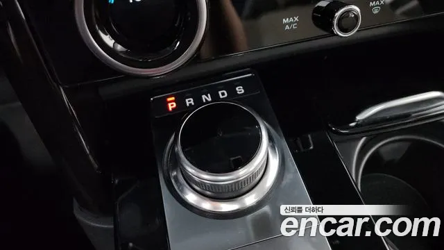 Land Rover Discovery 2017 — фото 12