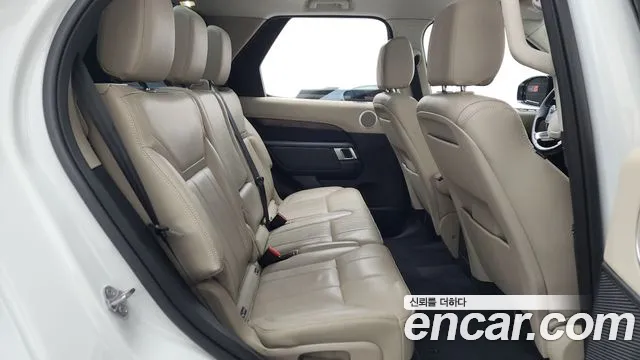 Land Rover Discovery 2017 — фото 17