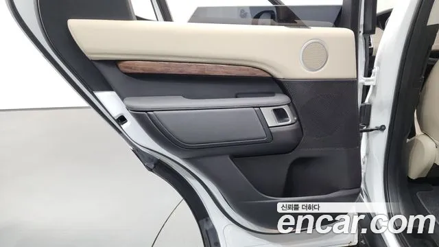 Land Rover Discovery 2017 — фото 15