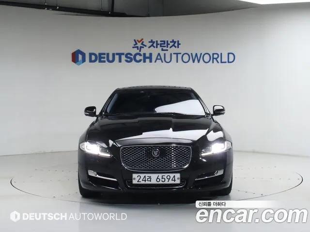 Jaguar XJ 2016 — фото 3