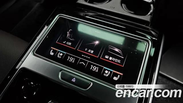 Audi S8 2020 — фото 19