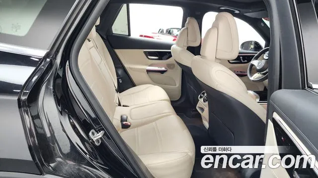 Mercedes-Benz GLC-Class 2023 — фото 17